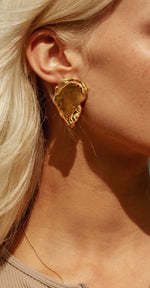 Load image into Gallery viewer, Ostrea Earrings - 22k Gold Plated
